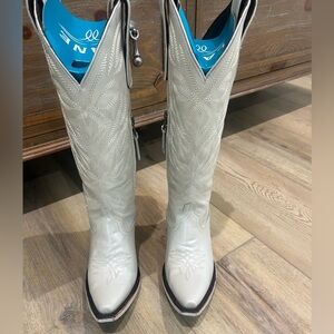 Pearl White Lane brand leather western Boots